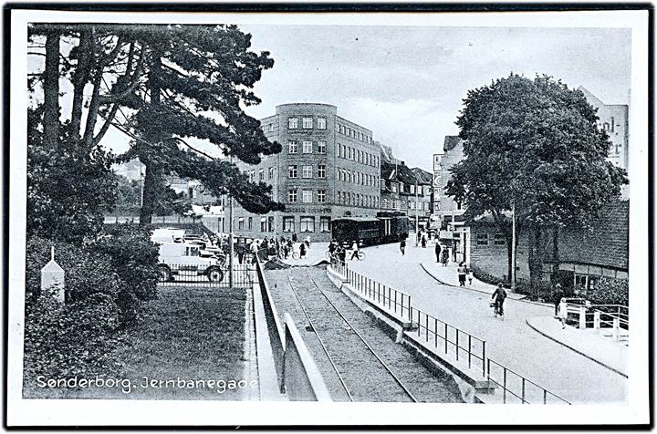 Sønderborg. Toget krydser Jernbanegade. Stenders, Sønderborg no. 42. 