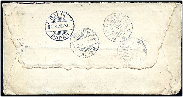 15 øre Chr. X på brev fra Aarhus d. 4.3.1930 til sømand ombord på M/S Siam via rederiet Ø.K. i København - eftersendt til Tarakan, Borneo, Hollandsk Ostindien. Mange transit stempler, men ikke udtakseret i porto.