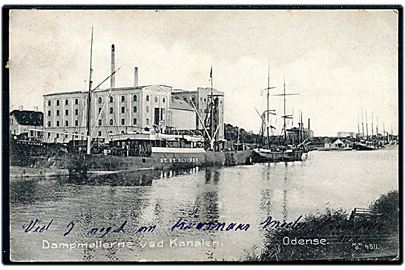 Odense, Dampmøllerne ved kanalen med dampskibet St. St. Blicher. H.H.O. no. 4511.