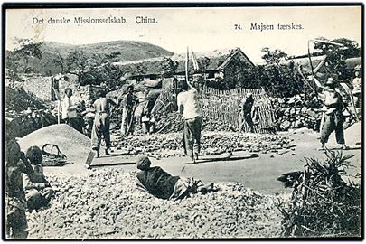 Det danske Missionsselskab i Kina, Majsen tærskes. No. 74.