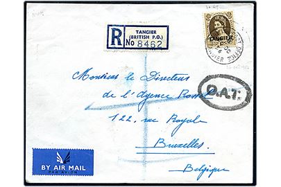 1 sh. Elizabeth Tangier provisorium single på anbefalet luftpostbrev stemplet British Post Office Tangier d. 26.10.1956 til Bruxelles, Belgien. Sort O.A.T. stempel (Onward Air Transmission) fra Tangier (Heifetz type XVI).