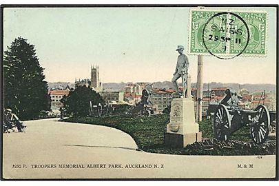 Soldaternes monument i Albert Park, Auckland, New Zealand. M. & M. no. 3252.