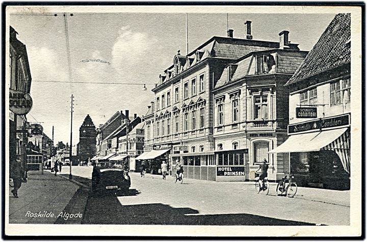 Roskilde, Algade under besættelsen med tysk værnemagtskøretøj - nr.-plade WM-1061. Stenders no. 55. Meget usædvanligt med tyske besættelsestropper på topografiske postkort.