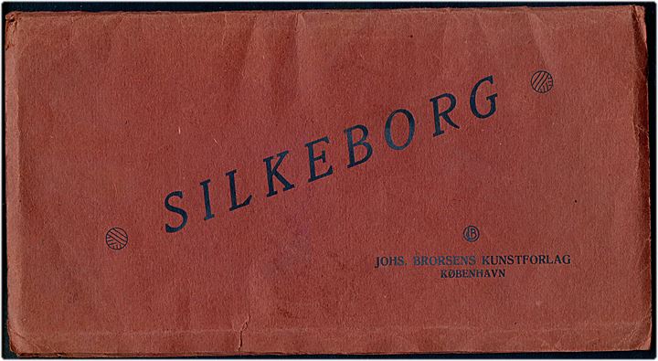 Silkeborg. Stor souvenirmappe med 6 prospekter - bl.a. Himmelbjergbaadene. 12x23½ cm. Johs. Brorsens Kunstforlag.