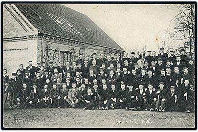 Tune Landboskole med elever årgang 1907-08. Stenders no. 13778.