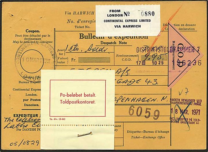 Fortrykt Continental Express Ltd. adressekort for pakke fra London d. 10.3.1971 via Harwich-Esbjerg til København, Danmark. Sendt under den britiske poststrejke 1971.