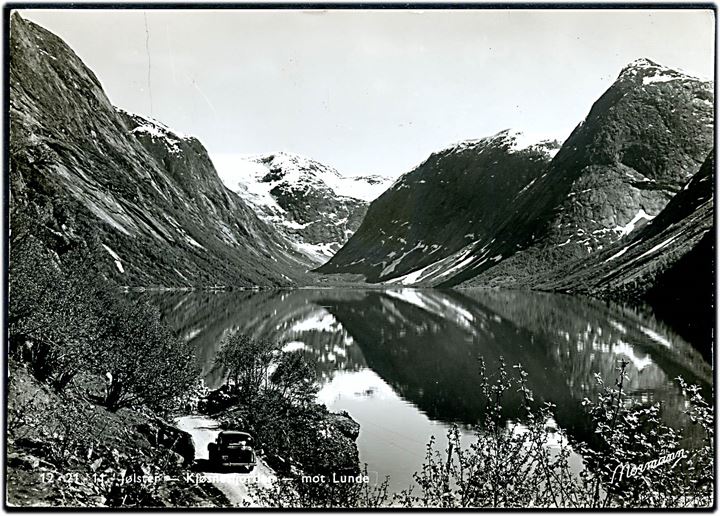 Norge. Jølster. Kjøsnesfjorden mot Lunde. Normanns Kunstforlag no. 12-21-11. 