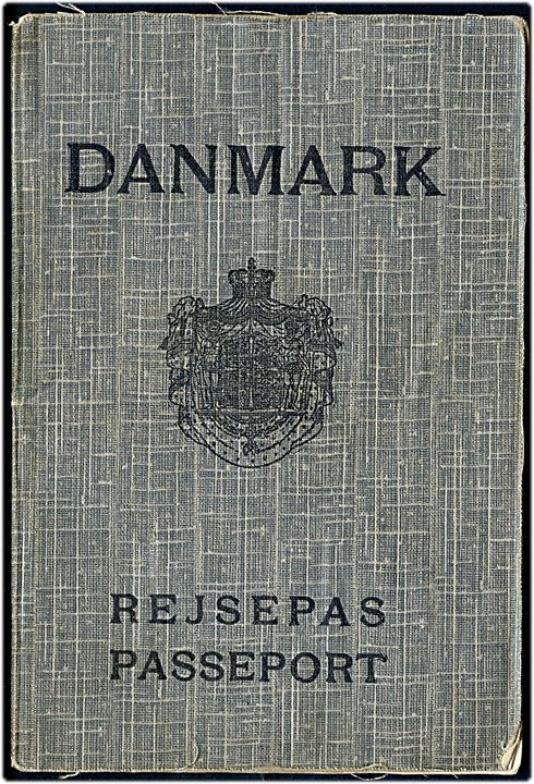 Rejsepas med foto udstedt i København 1939. Stempler for rejse til bl.a. Tyskland. J. Jørgensen & Co.
