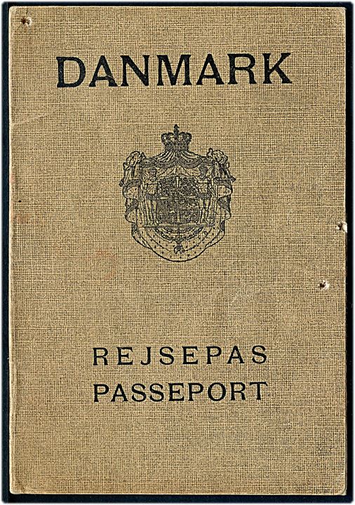 Rejsepas med foto udstedt i København 1948. Stempler fra rejse til Norge. A/S Olaf O. Barfod & Co.
