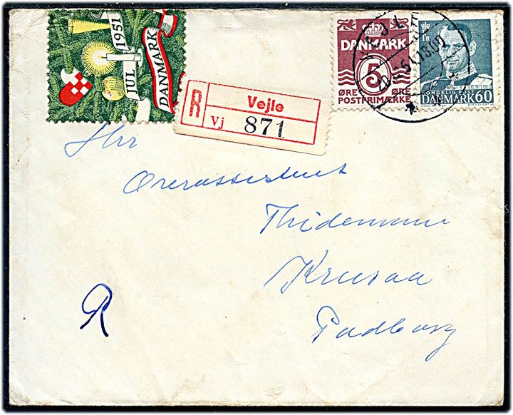 5 øre Bølgelinie og 60 øre Fr. IX, samt Julemærke 1951, på anbefalet brev fra Vejle d. 20.12.1951 til Krusaa. Julemærke bundet til kuvert af rec.-etiket.