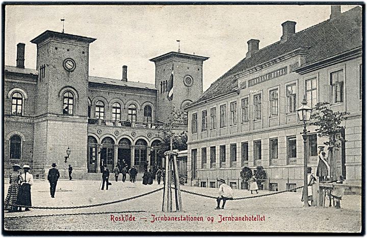 Roskilde, Jernbanestation og Jernbanehotel. E. Flensborg no. 128.