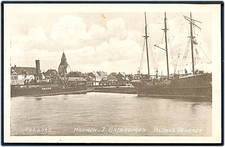 Faaborg, havnen med DFDS dampskibet Falken og Barkentine Thor i neutralitetsbemaling. Thor forliste ved St. Thomas under orkanen d. 9.10.1916. H. Bierring & Co. no. 8