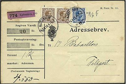 20 øre og 25 øre (par) Chr. X på adressebrev for værdipakke fra Kjøbenhavn B. d. 7.4.1916 til 17. Bataillon, Feltpost. Interessant modtager.