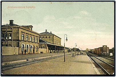 Lyngby, jernbanestation med godsvogne. GM no. 2182.