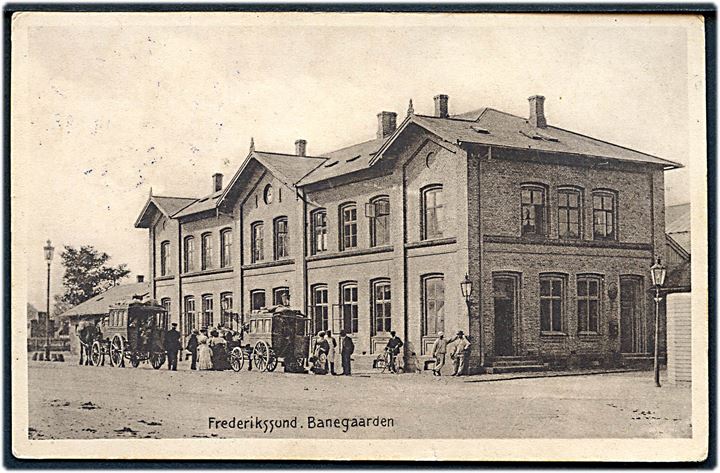 Frederikssund Banegaard. J. J. Ebbesens Boghandel no. 20804. 