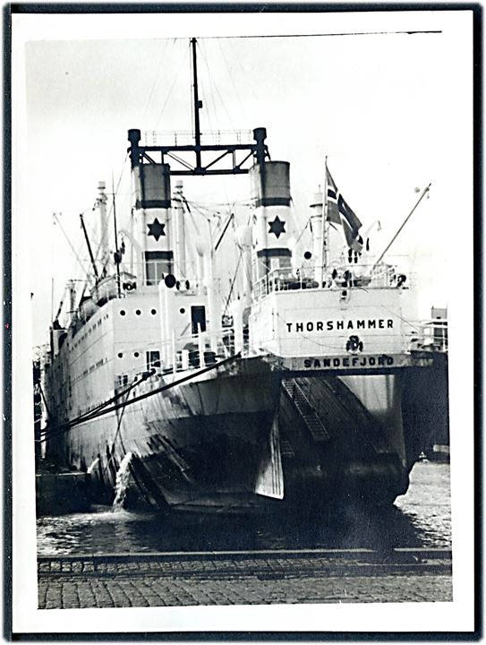 Norge. “Thorshammer”, S/S, flydende hvalkogeri fra Thor Dahls Hvalfangstselskap A/S. Foto 9x12 cm Kvalitet 9