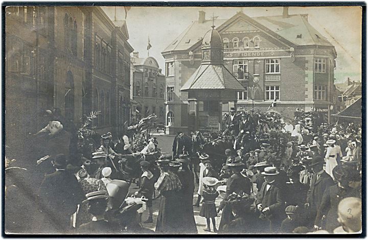 Odense, Nørregade, Børnehjælpsdagen 1908 ved Fyens Tidende. Fotokort u/no. Kvalitet 7