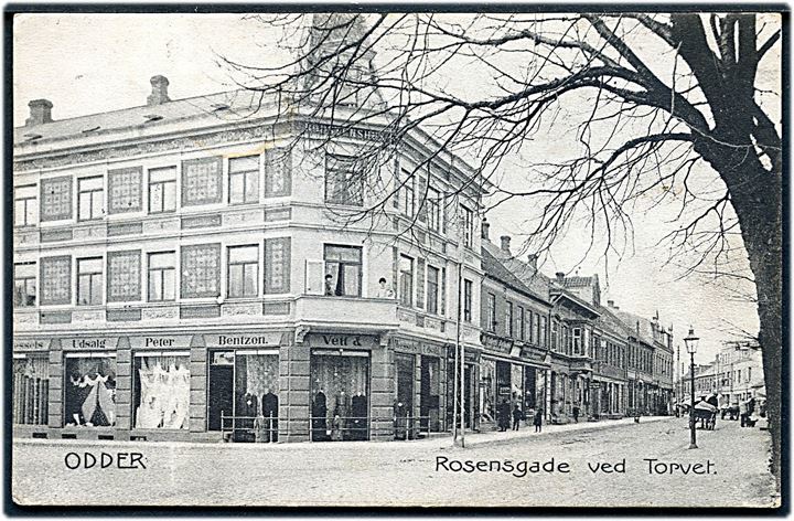 Odder, Rosensgade ved Torvet med Vett & Wessels udsalg. Th. Calberg no. 9820. Kvalitet 8