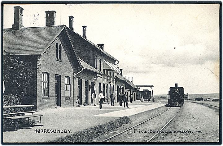 Nørresundby, privatbanegaarden med holdende damptog. V. Hartmann no. 23411. Kvalitet 8