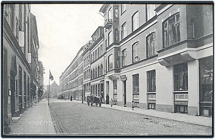 Odense, Hans Tausensgade med “Helmerhus”. Stenders no. 7194. Kvalitet 9