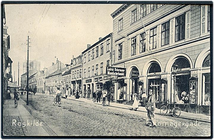 Roskilde, Skomagergade med Ludvig Ostermann’s Manufakturhandel. Erh. Flensborg no. 460. Kvalitet 8