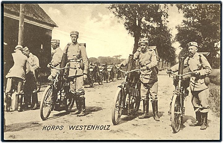 Rekylskytter fra det frivillige “Korps Westenholz” med Ellehammer motorcykler. Danske Kvinders Forsvar u/no. Kvalitet 9