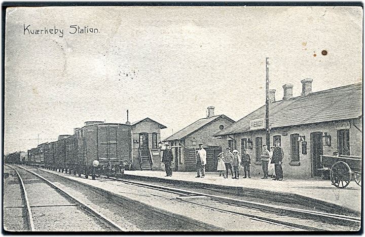 Kværkeby, jernbanestation med godsvogne. A. Flensborg no. 247. Slidt og lille rift. Kvalitet 6