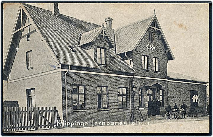 Klippinge, jernbanestation og posthus med postbude. O. Jørgensen u/no. Kvalitet 7