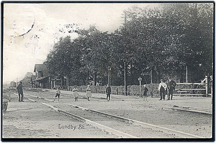 Lundby, jernbanestation. E. Larsen Demuth no. 19152. Kvalitet 7