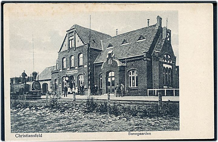 Christiansfeld, jernbanestation med holdende damptog. F. Martin u/no. Kvalitet 7