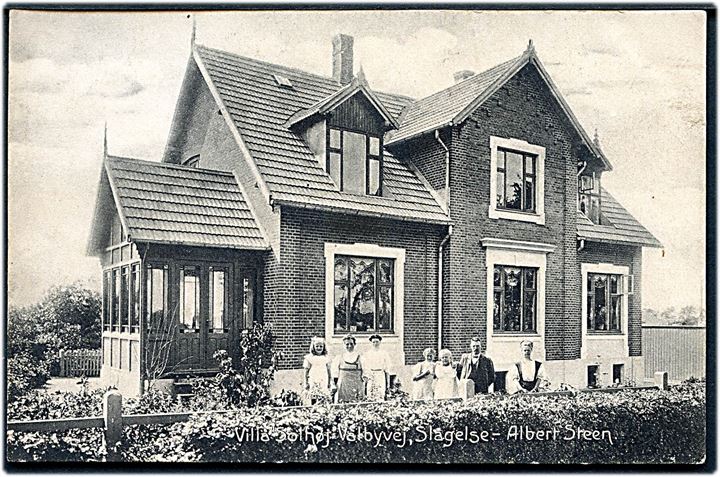 Slagelse, Valbyvej, villa “Solhøj” med Albert Steen. Villa “Solhøj” no. 15573. Kvalitet 8