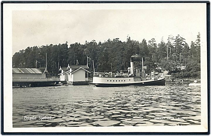Norge. Bygdø Sjøbad med dampskib. Foto Løkke u/no. Kvalitet 8