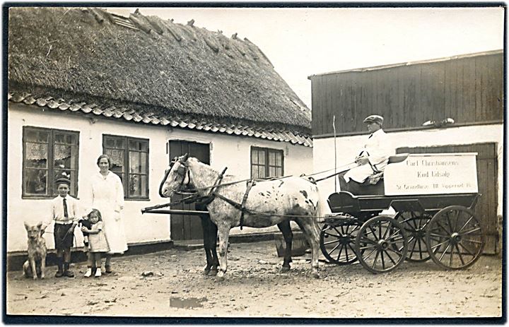 Vipperød, hestevogn fra Carl Christiansens Kød Udsalg i St. Grandløse. Fotokort u/no. Kvalitet 8