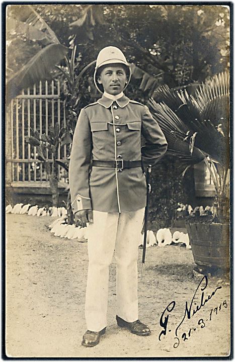 D.V.I., militær. Portræt af Gendarm. Signeret G. Nielsen d. 21.3.1913. Fotokort u/no. Kvalitet 7