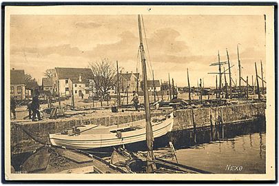 Neksø, havn med lille sejlbåd. Frits Sørensen no. 2651.