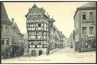 Gammelt hus paa Paniersplatz i Nürnberg, Tyskland. H. Martin no. 1588.