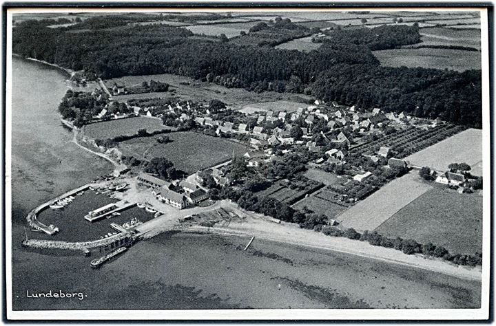 20 øre Fr. IX på brevkort (Luftfoto af Lundeborg havn) annulleret med pr.-stempel Lundeborg pr. Svendborg d. 27.6.1960 til Hillerød.