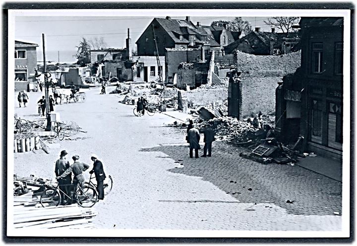 Bornholm, ødelæggelser efter det russiske bombardement. Foto 6x8½ cm.