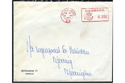 6 øre posthusfranko Silkeborg / AR d. 8.1.1951 på tryksag til Bjerringbro. Særligt frankostempel benyttet i Aarhus på forsendelser fra Silkeborg.