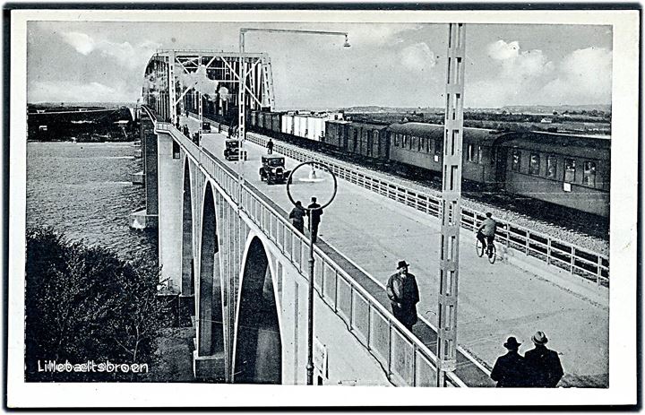Middelfart, Lillebæltsbroen med tog, biler, cyklende og gående. Stenders no. 74634.