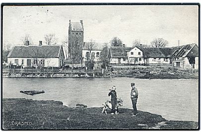 Parti fra Græsted med søen og kirken. Stenders no. 14221.