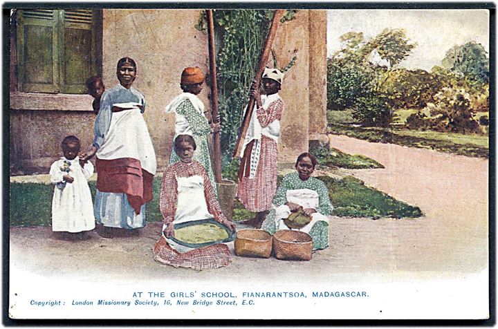 Madagascar. Skole for piger i Fianarantsoa. London Missionary Society u/no. Kortet brugt i Aalborg.