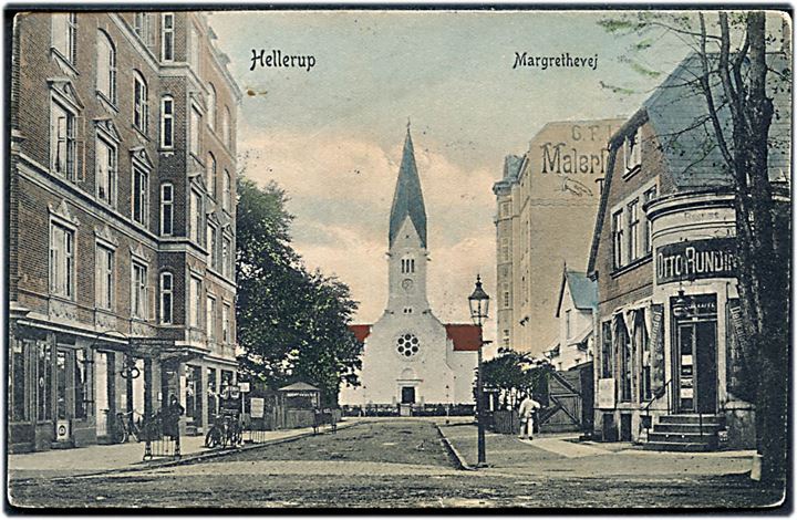 Hellerup. Margrethevej med Hellerup kirke. Flere butikker. P. Alstrup no. 9133.