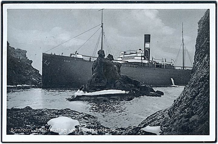 S/S Aarø stranding ved Løvehovederne d. 3. Februar 1937. Stenders no. 124.