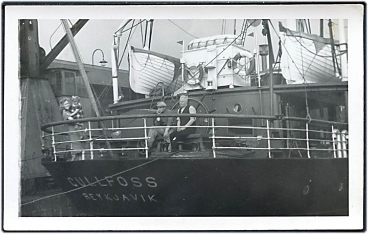 Gullfoss, S/S, H.F. Eimskipafjelag Íslands. Privat foto med passagerer. U/no.