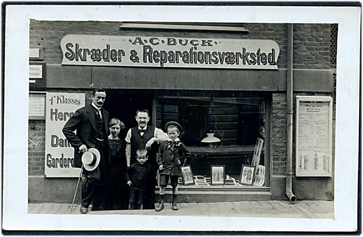 Helgolandsgade 10. A. C. Buck Skræder & Reparationsværksted. Fotokort u/no.  Kvalitet 7