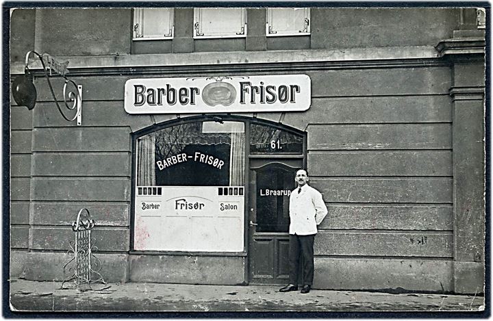 Strandvejen 61 L. Braarup’s Barber - Frisør salon. Fotokort no. 538. Kvalitet 7