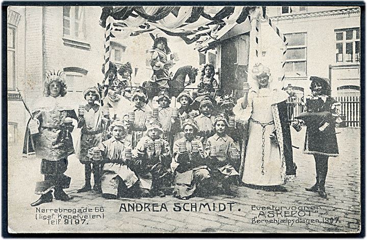 Nørrebrogade 66 Andrea Schmidt eventyrvognen med “Aspepot”, Børnehjælpsdagen 1907. Kihls u/no. Kvalitet 8