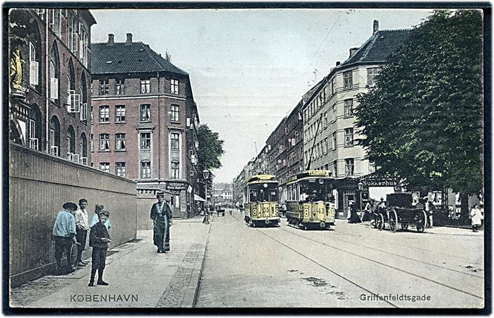 Griffenfeldtsgade med sporvogne linie 8 nr. 43 og 55. I baggrunden “Sukkerhus”. Stenders no. 3868. Kvalitet 8