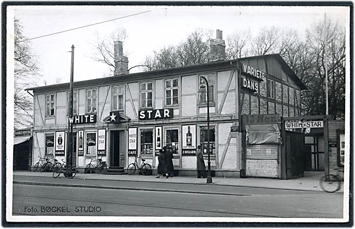 Tingvej “White Star” Varieté med Cafe og Billiard. Fotokort Bøckel Studio u/no. Kvalitet 8